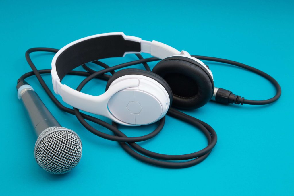 10 Questions About Social Media Pressure​ 2 1024x683
